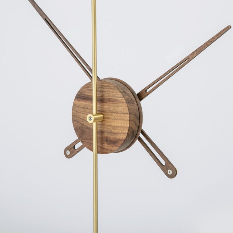 dong-ho-treo-tuong-toi-gian-kieu-bac-au-4-768x768 Đồng hồ treo tường tối giản trang trí