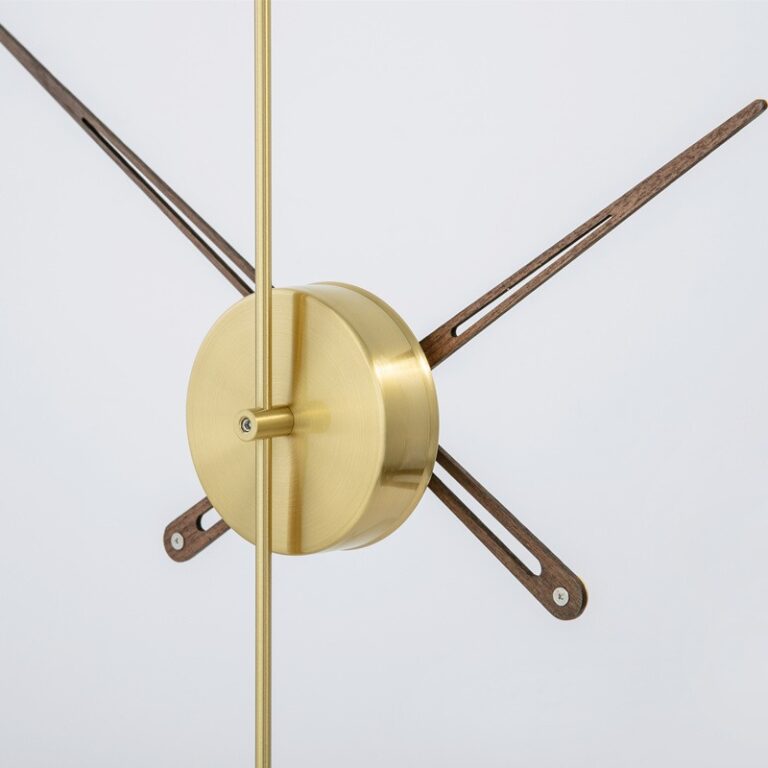 dong-ho-treo-tuong-toi-gian-kieu-bac-au-5-768x768 Đồng hồ treo tường tối giản trang trí