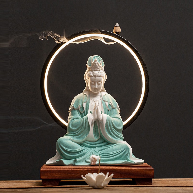 Thác khói trầm hương Quan Thế Âm trấn giữ bình an Thác khói trầm hương Quan Thế Âm trấn giữ bình an