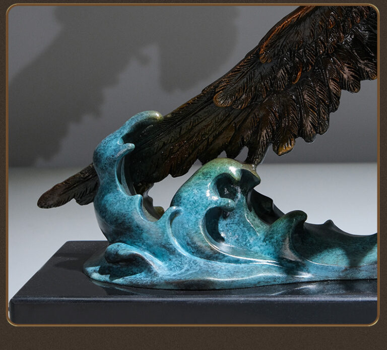 tuong-dai-bang-de-ban-lam-viec-y-nghia-768x694 Đại bàng săn mồi giữa biển khơi