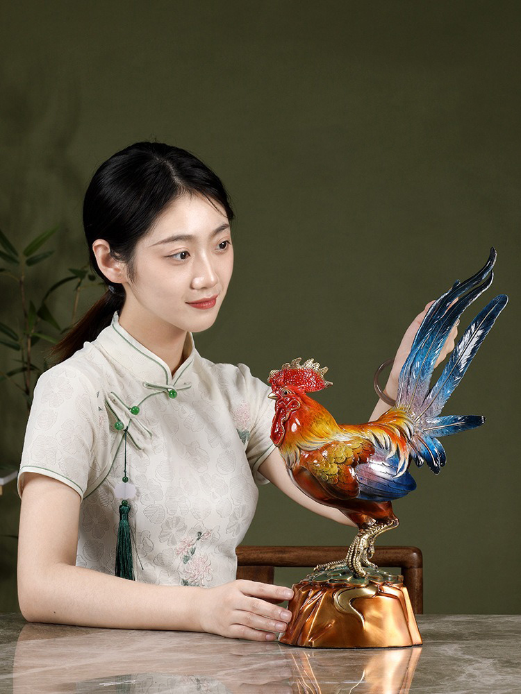 Tượng gà trống may mắn