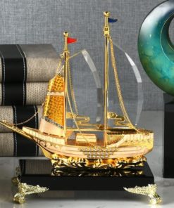 Thuyền pha lê làm quà tặng