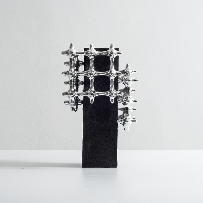 Bình Hoa Khối Cấu Trúc Kim Loại