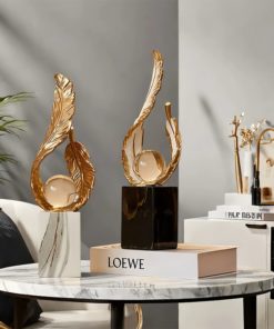 Cánh Lông Vũ Hoàng Kim