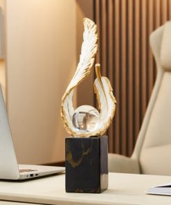 Cánh Lông Vũ Hoàng Kim