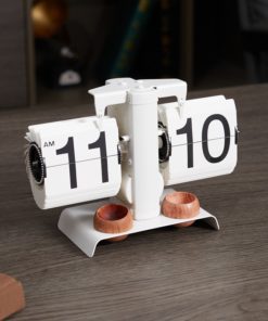 Đồng Hồ Lật Kết Hợp Giữa Cổ Điển Và Hiện Đại