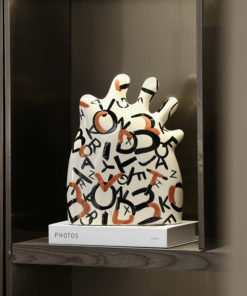 Tượng Bàn Tay Trừu Tượng