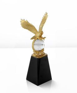 Tượng Đại Bàng Tinh Anh Trên Quả Cầu