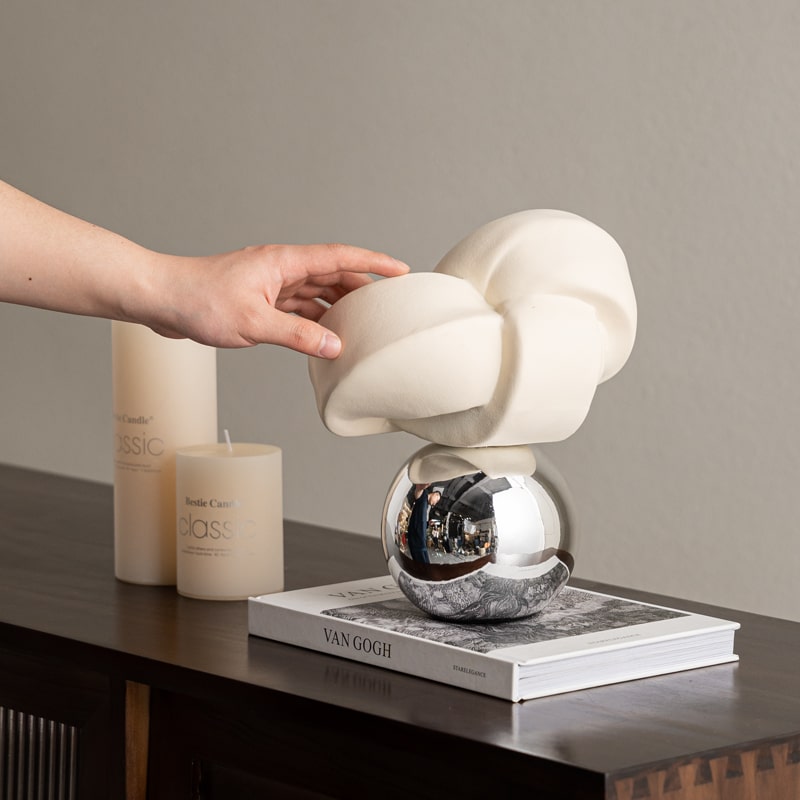 Tượng Nụ Hoa Tỏa Sáng