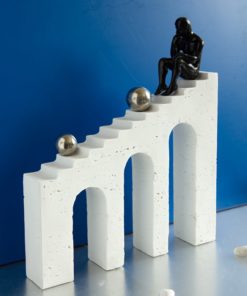 Tượng Nghệ Thuật Cầu Thang Trầm Tư