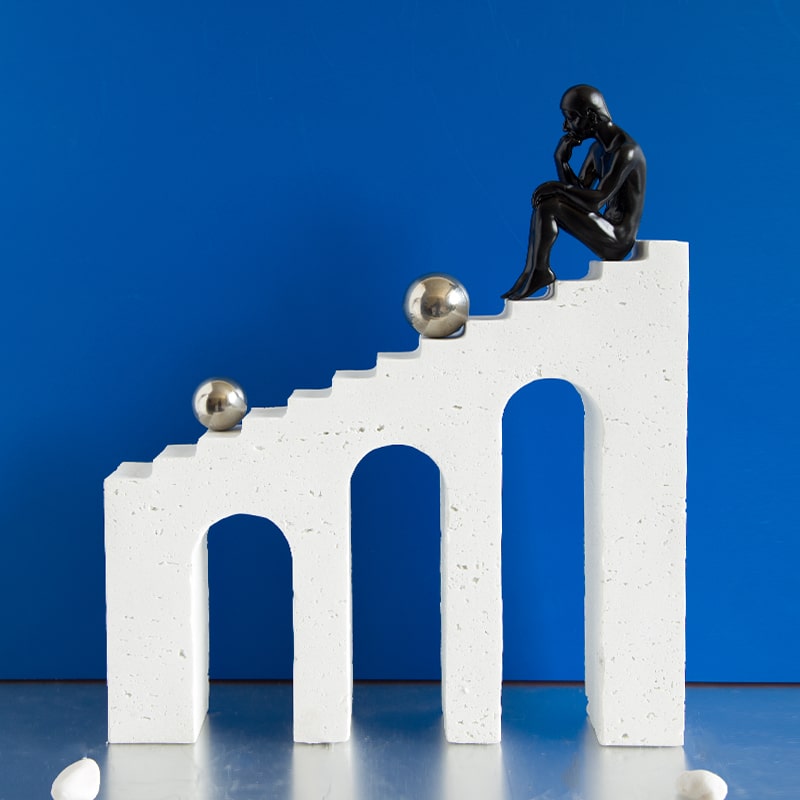 Tượng Nghệ Thuật Cầu Thang Trầm Tư