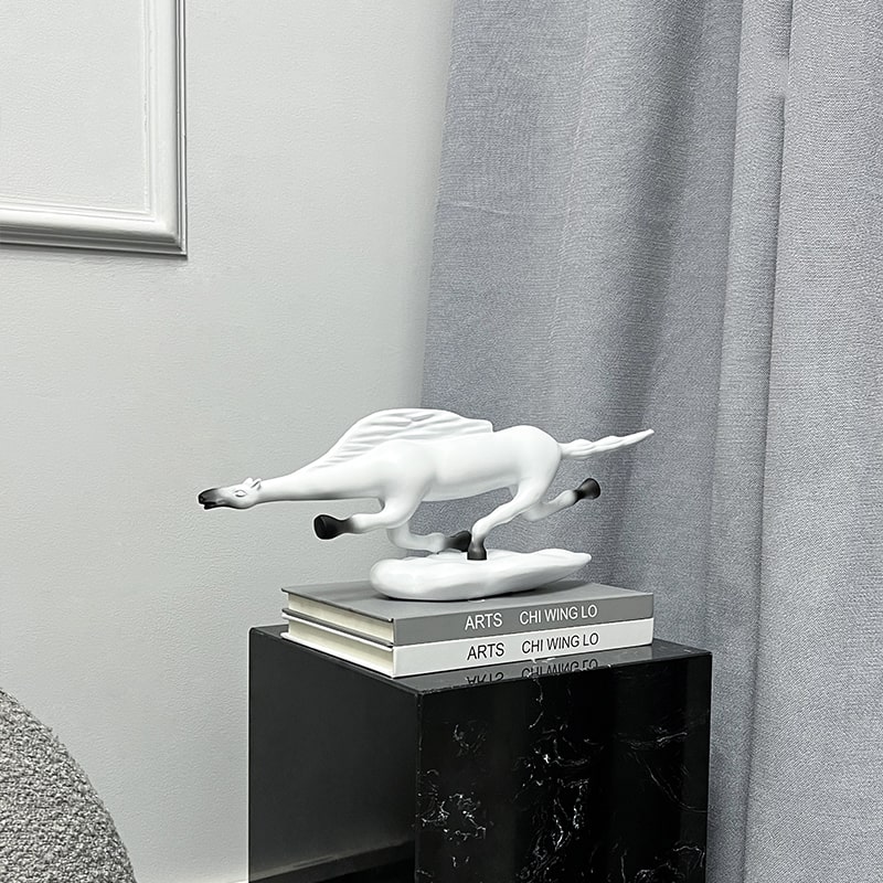 Tượng Ngựa Trừu Tượng Tinh Khôi