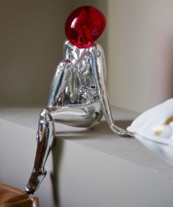 Tượng Nữ Thần Không Gian