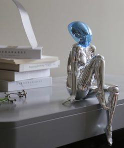 Tượng Nữ Thần Không Gian