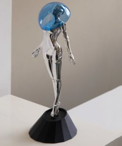 Tượng Nữ Thần Không Gian