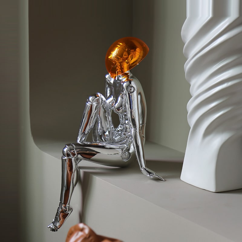 Tượng Nữ Thần Không Gian