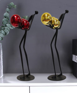 Tượng Ôm Ánh Sáng Trong Vòng Tay