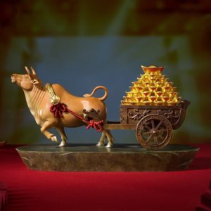 Tượng Bò Tót Vượng Tài Kéo Xe