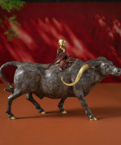 Tượng Cậu Bé Cưỡi Bò Bình An