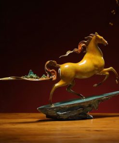 Tượng Chiến Mã Đạp Vân