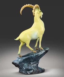 Tượng Dê Vàng Uy Phong Đỉnh Núi