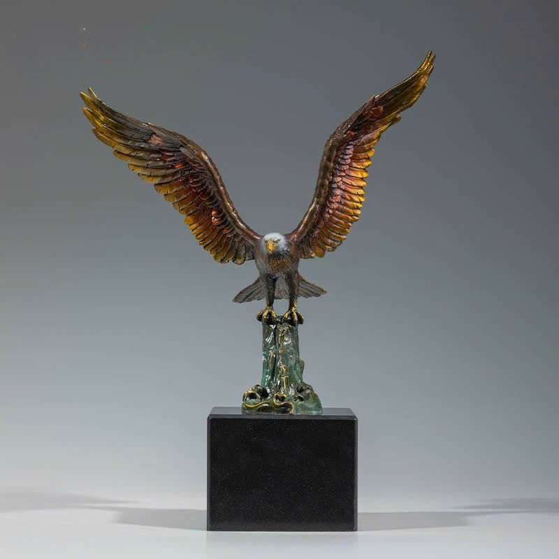 Tượng Đại Bàng Bằng Đồng Đứng Uy Nghiêm