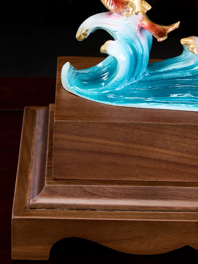 Tượng Đại Bàng Cưỡi Sóng Biển