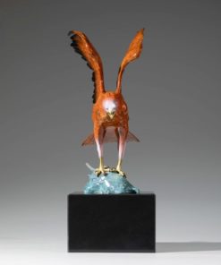 Tượng Đại Bàng Trấn Phong