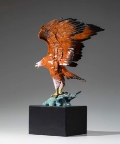 Tượng Đại Bàng Trấn Phong