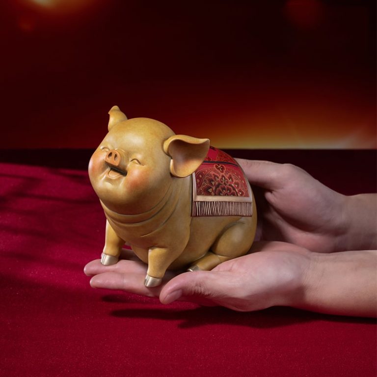 Tượng Heo May Mắn Gõ Cửa
