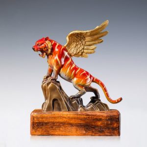 Tượng Hổ Vàng Vươn Tới Đỉnh Cao