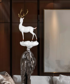 Tượng Hươu Trắng Đứng Trên Mây Nghệ Thuật