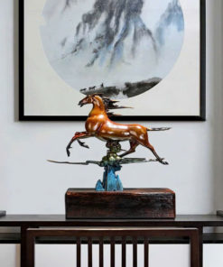 Tượng Ngựa Bay Lên Đỉnh Thành Công