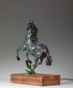 Tượng Ngựa Bứt Phá Giới Hạn