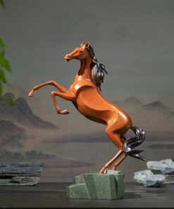 Tượng Ngựa Dũng Mãnh Đứng Núi