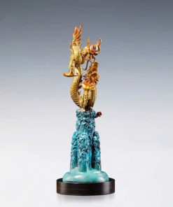 Tượng Rồng Đứng Uy Nghi Trên Sóng Nước