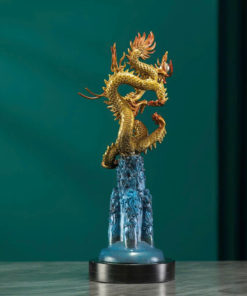 Tượng Rồng Đứng Uy Nghi Trên Sóng Nước