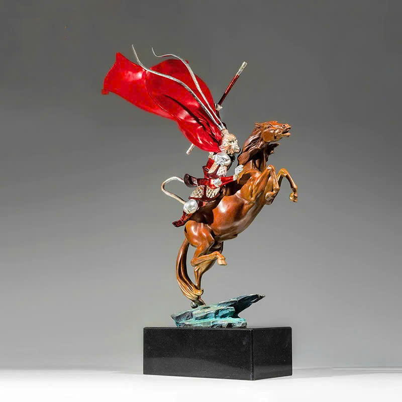 Tượng Tôn Ngộ Không Oai Phong Trên Chiến Mã