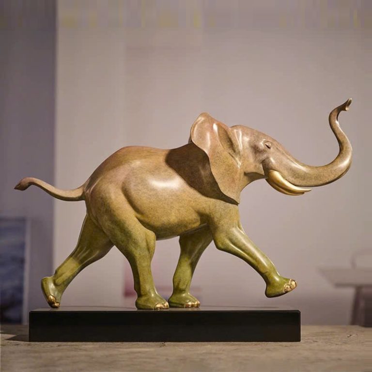 Tượng Voi Phong Thủy Tiến Bước